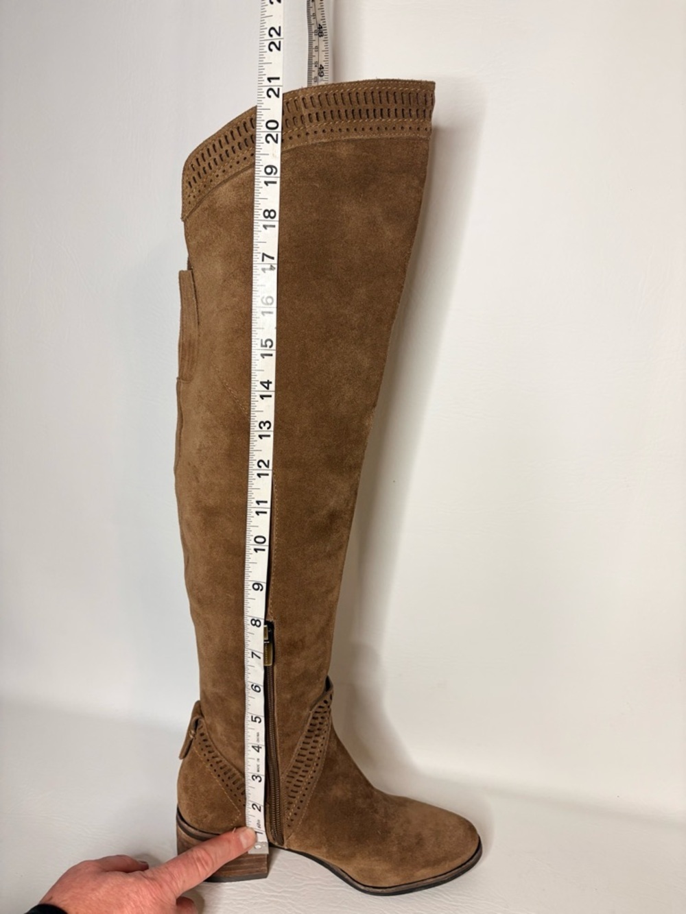 NEW Vince Camuto Karinda Over-the-Knee Boots Suede Size 6 - Picture 11 of 11